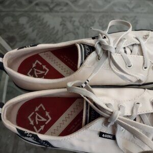 Sperry tennis shoes for women